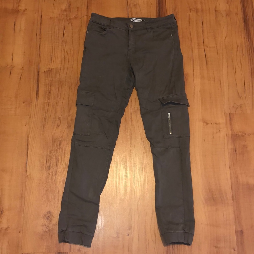 Stretchy cargo style pants/jeans in dark grey